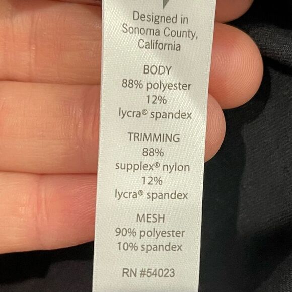 Athleta Black Orchid Relay 2.0 Capri - Picture 4 of 6